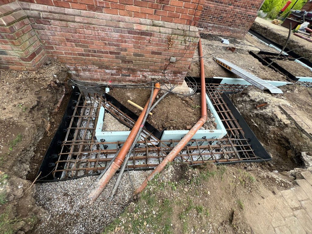 SFA piling in restricted access London site